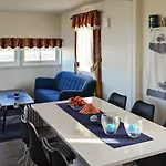 בית נופש 10 Person In Laukvik