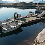 10 Person In Laukvik