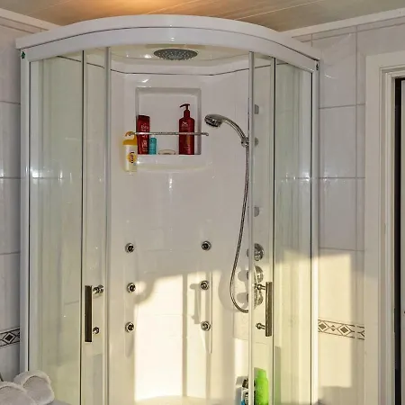 Дом отдыха 10 Person In